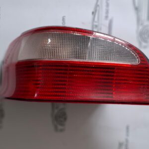 Piloto trasero izquierdo Citroën Saxo del 99 al 2004