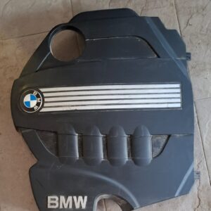 Tapa de motor de Bmw serie 1  118d