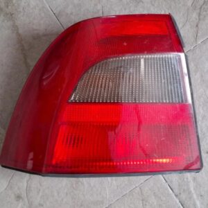 Piloto trasero izquierdo Opel Vectra B
