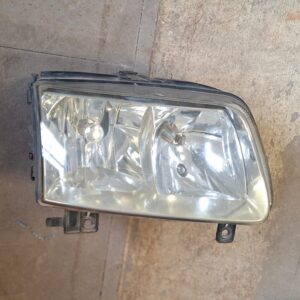 Faro derecho halogeno de Volkswagen Polo Berlina
